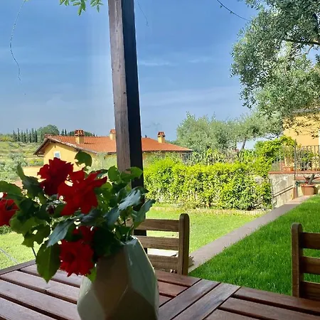Apartment La Casetta Nel Giardino